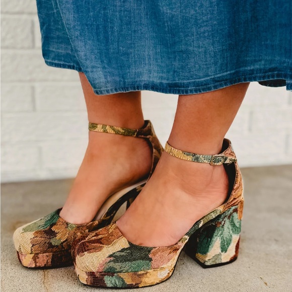 Oasis Society Shoes - Elegant Floral Platform Heels